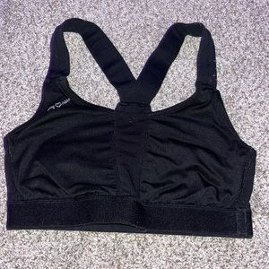 black sports bra